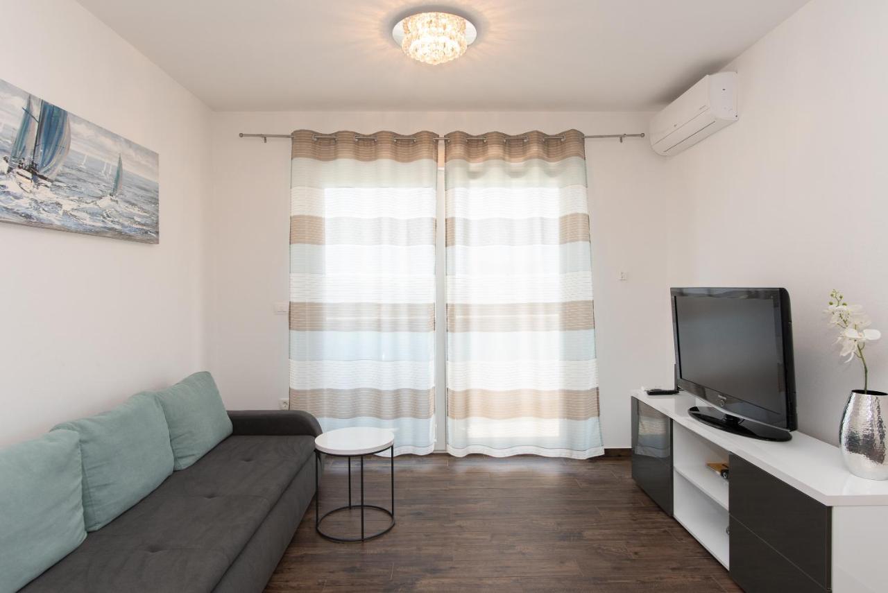 Luxury Lukas Apartment *